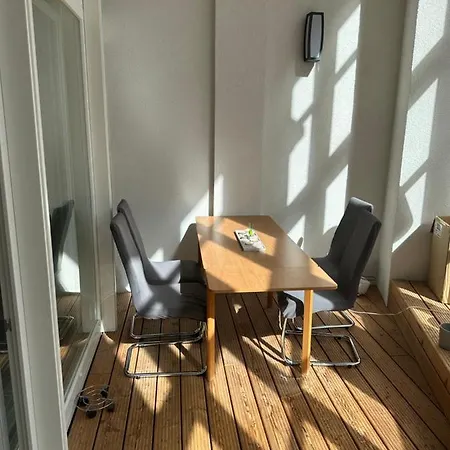 Relax-wohnung Mit Balkon Ueber Weisse Elster *