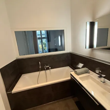 Relax-wohnung Mit Balkon Ueber Weisse Elster *