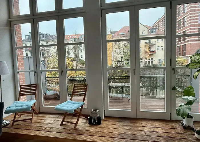 Relax-wohnung Mit Balkon Ueber Weisse Elster *